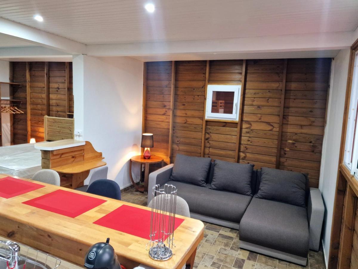 Hillview Studio Apartment La Trinite Exterior photo